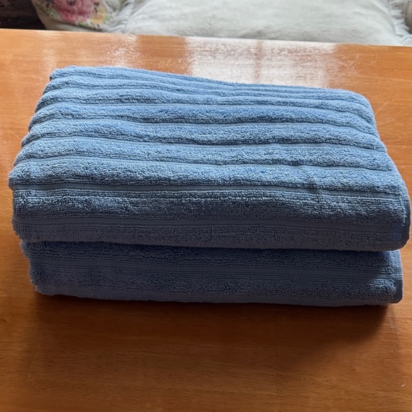 ELLIE Towel Collection Set of 7 NEW Soft Blue Towels - Picture 2 of 8
